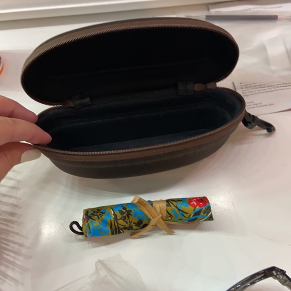 Sunglasses - Picture 9 of 11